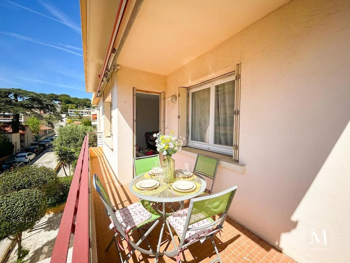 Spacieux T3 Avec Parking Au Coeur De Sanary Lägenhet